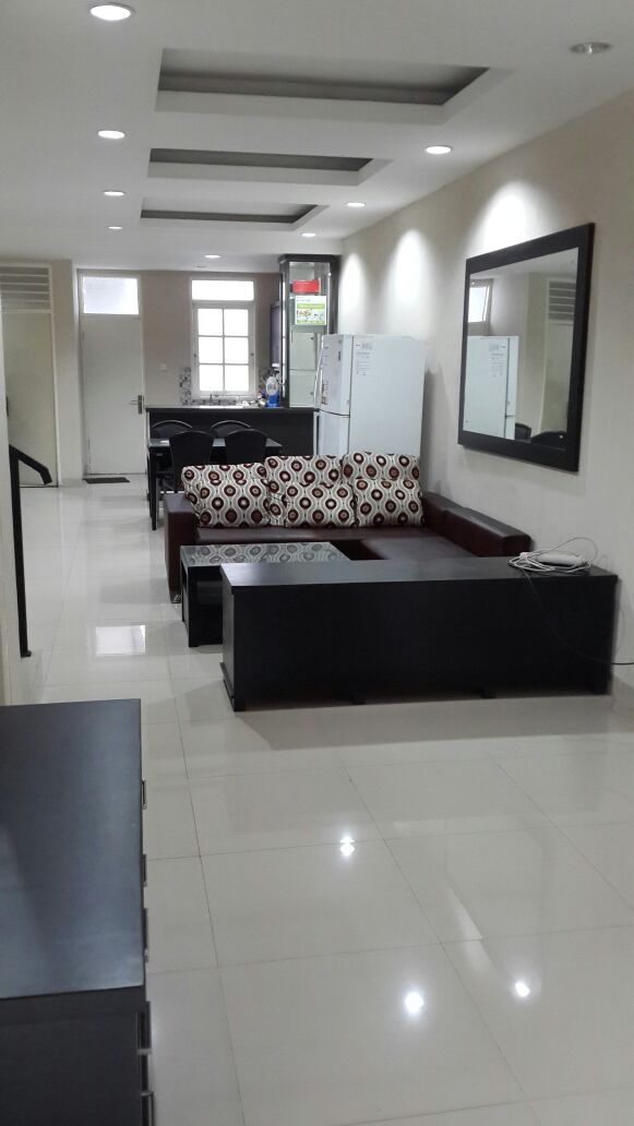 Rumah Disewakan Fully Furnished di Meadow Green Lippo Cikarang